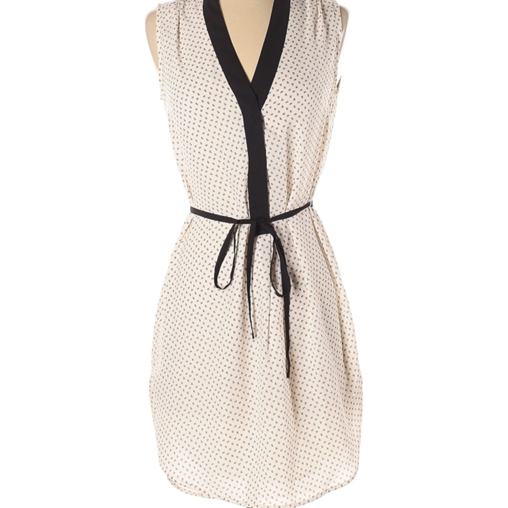 H&M Sleeveless Shell Print Tie Dress